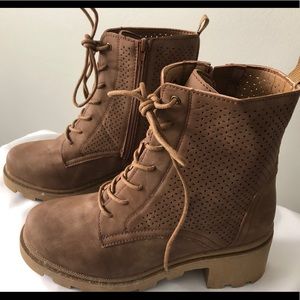 Women’s boots